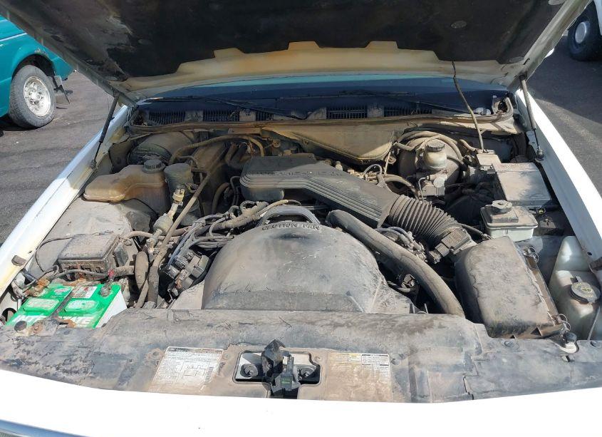 Photo 10 of 1994 Ford Crown VICTORIA (VIN 2FALP73W3RX128500)