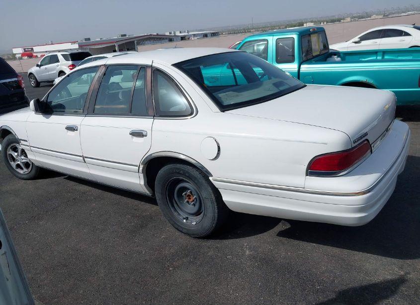 Photo 3 of 1994 Ford Crown VICTORIA (VIN 2FALP73W3RX128500)