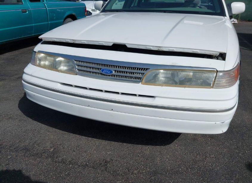 Photo 6 of 1994 Ford Crown VICTORIA (VIN 2FALP73W3RX128500)
