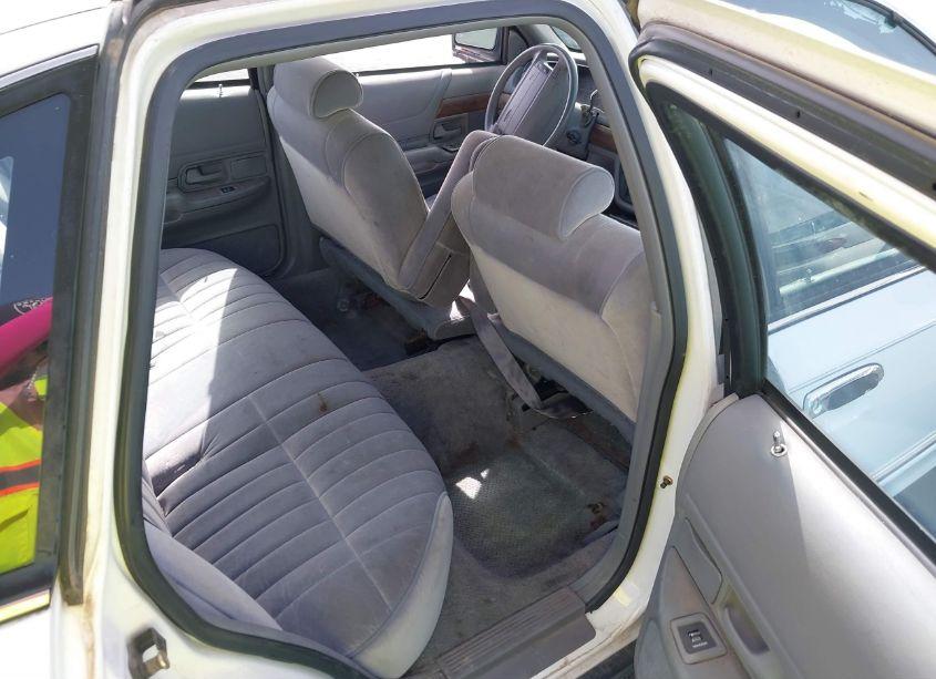 Photo 8 of 1994 Ford Crown VICTORIA (VIN 2FALP73W3RX128500)