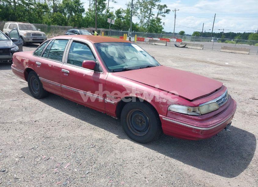 1995 Ford Crown VICTORIA (VIN 2FALP73W7SX173882) main photo