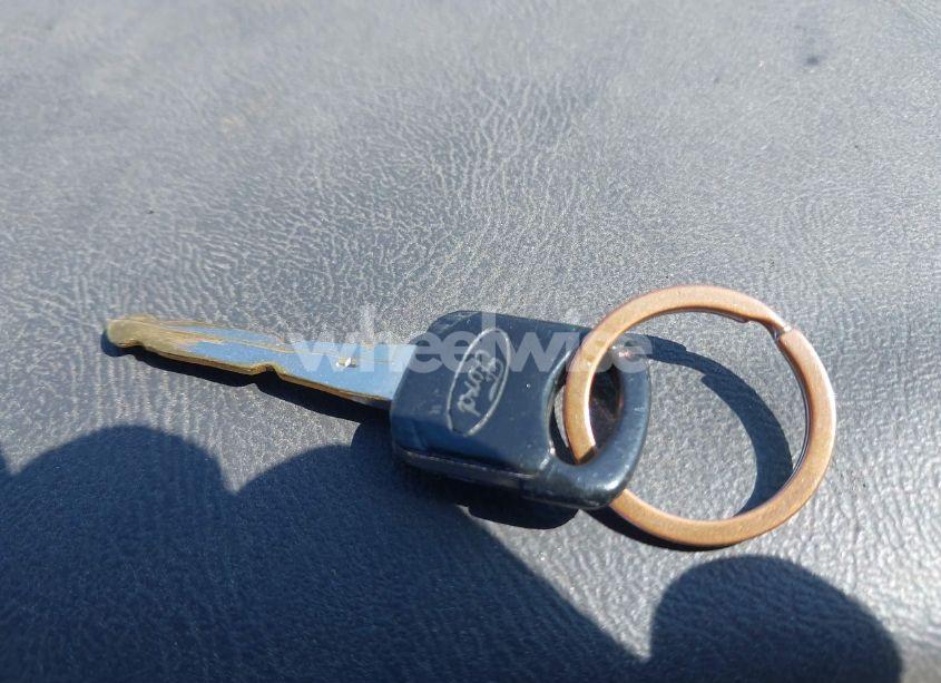 Photo 11 of 1995 Ford Crown VICTORIA (VIN 2FALP73W7SX173882)