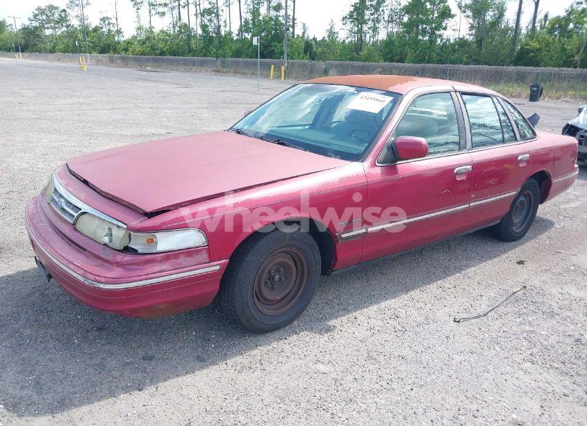 Photo 2 of 1995 Ford Crown VICTORIA (VIN 2FALP73W7SX173882)