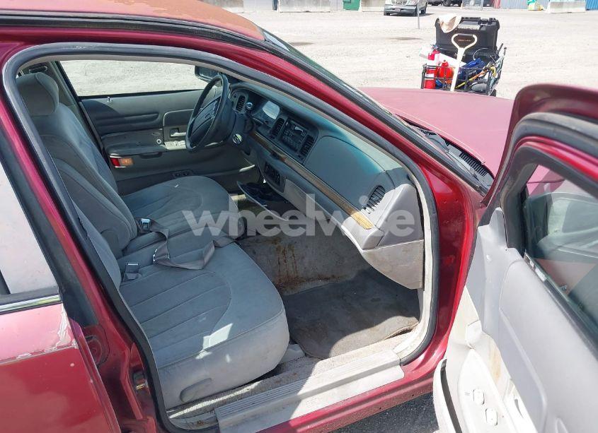 Photo 5 of 1995 Ford Crown VICTORIA (VIN 2FALP73W7SX173882)