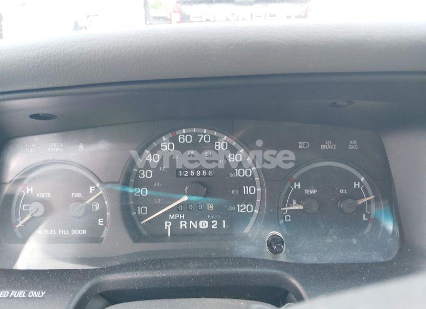 Photo 7 of 1995 Ford Crown VICTORIA (VIN 2FALP73W7SX173882)