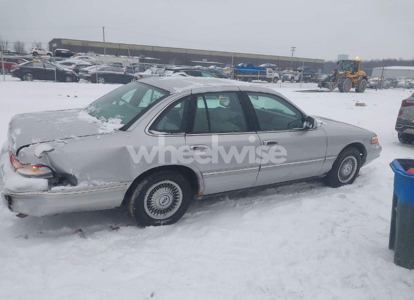 Photo 13 of 1997 Ford Crown VICTORIA (VIN 2FALP73W7VX234734)