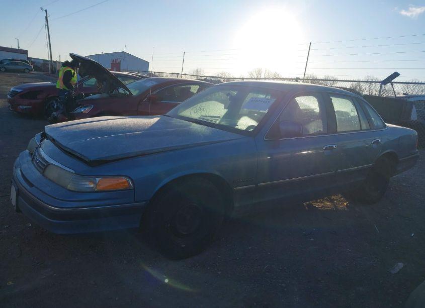 Photo 14 of 1993 Ford Crown VICTORIA (VIN 2FALP73WXPX204629)