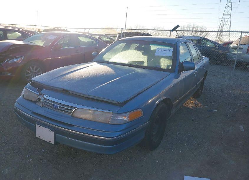 Photo 2 of 1993 Ford Crown VICTORIA (VIN 2FALP73WXPX204629)
