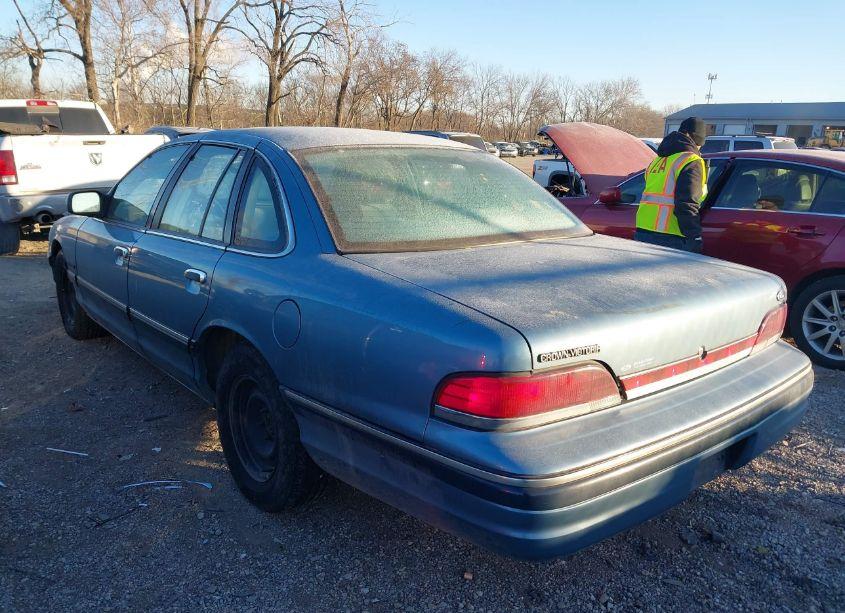 Photo 3 of 1993 Ford Crown VICTORIA (VIN 2FALP73WXPX204629)