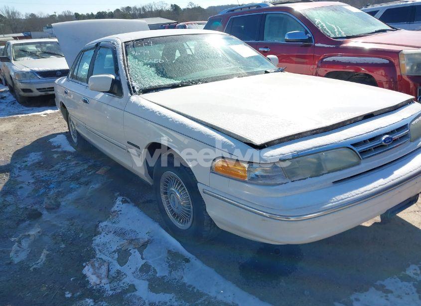 1995 Ford Crown VICTORIA (VIN 2FALP73WXSX141069) main photo