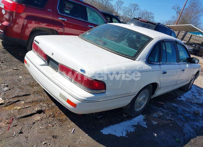 Photo 4 of 1995 Ford Crown VICTORIA (VIN 2FALP73WXSX141069)