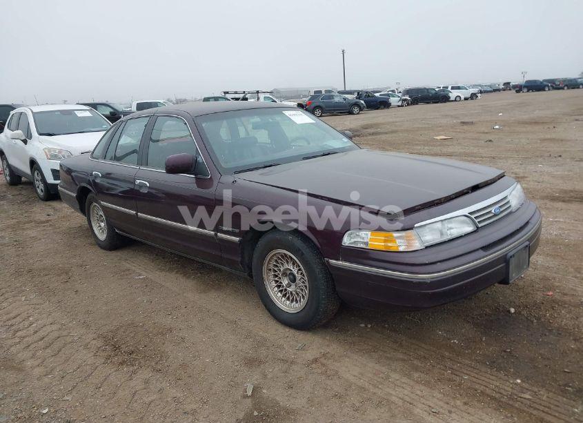 1993 Ford Crown VICTORIA LX (VIN 2FALP74W0PX163524) main photo