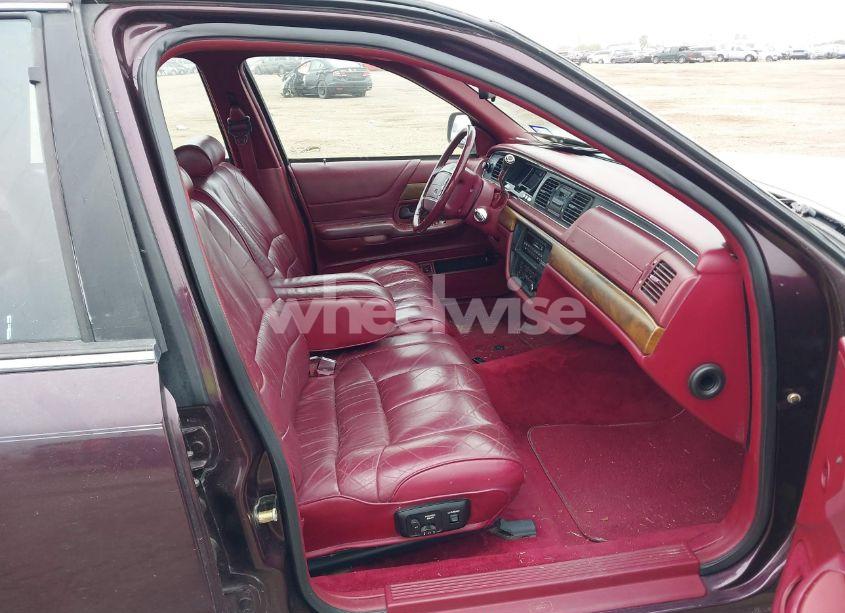 Photo 5 of 1993 Ford Crown VICTORIA LX (VIN 2FALP74W0PX163524)