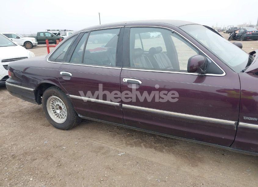 Photo 6 of 1993 Ford Crown VICTORIA LX (VIN 2FALP74W0PX163524)