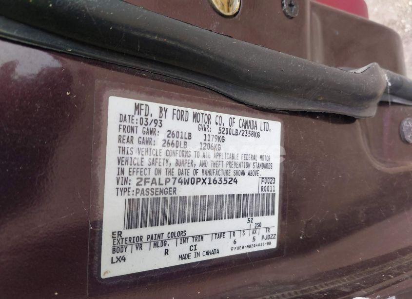 Photo 9 of 1993 Ford Crown VICTORIA LX (VIN 2FALP74W0PX163524)