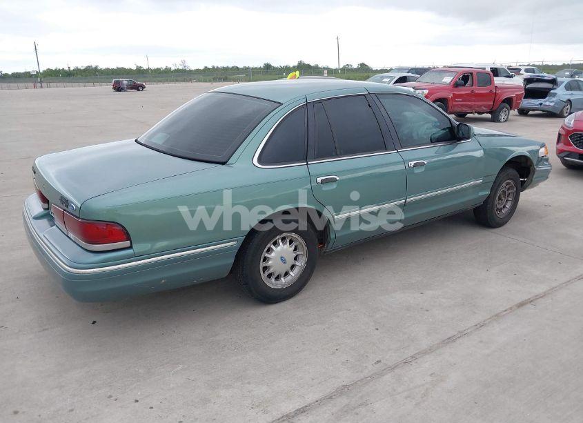 Photo 4 of 1997 Ford Crown VICTORIA LX (VIN 2FALP74W0VX107838)