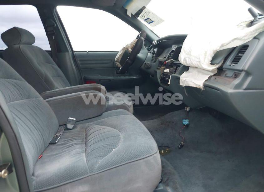 Photo 5 of 1997 Ford Crown VICTORIA LX (VIN 2FALP74W0VX107838)