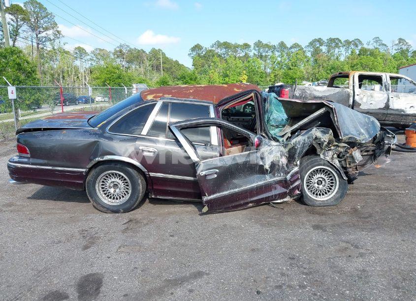 Photo 13 of 1994 Ford Crown VICTORIA LX (VIN 2FALP74W1RX133239)