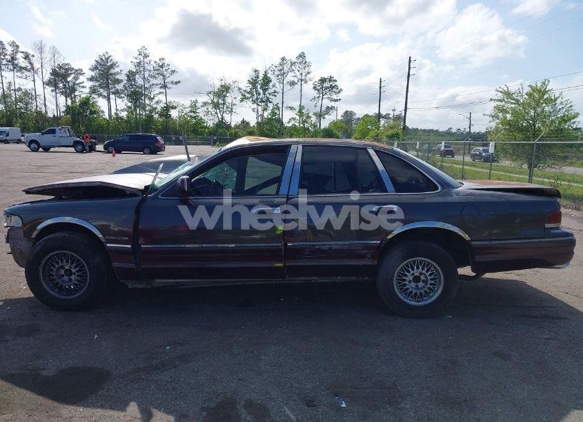 Photo 14 of 1994 Ford Crown VICTORIA LX (VIN 2FALP74W1RX133239)