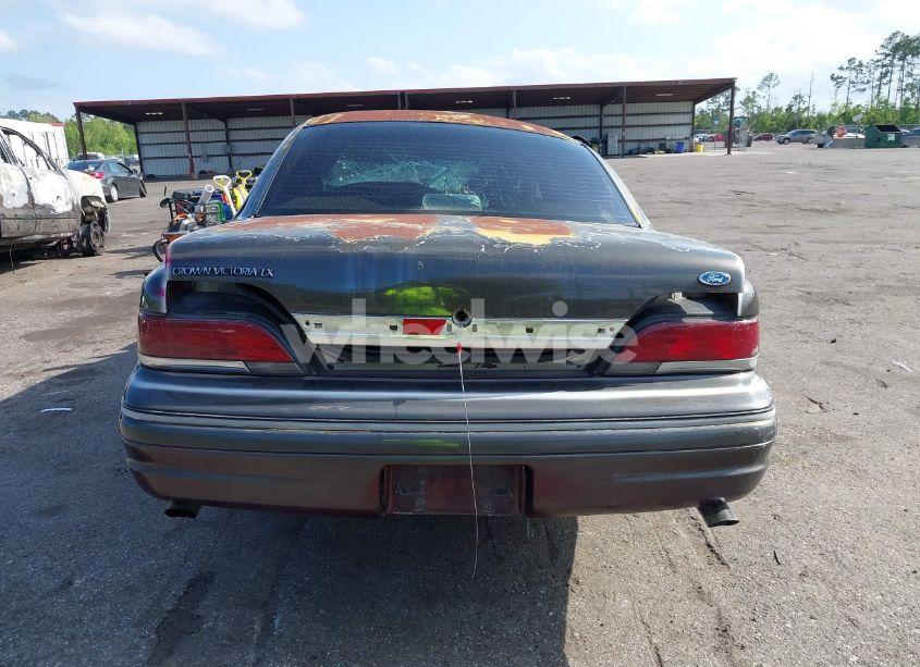 Photo 16 of 1994 Ford Crown VICTORIA LX (VIN 2FALP74W1RX133239)