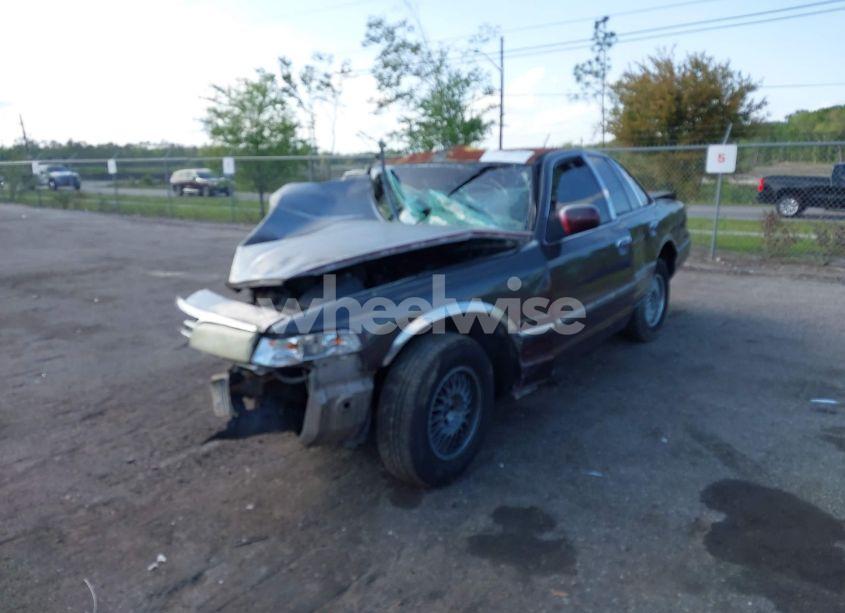 Photo 2 of 1994 Ford Crown VICTORIA LX (VIN 2FALP74W1RX133239)