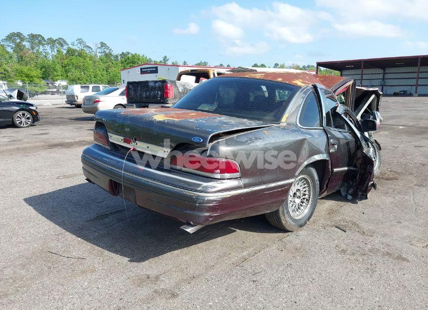 Photo 4 of 1994 Ford Crown VICTORIA LX (VIN 2FALP74W1RX133239)