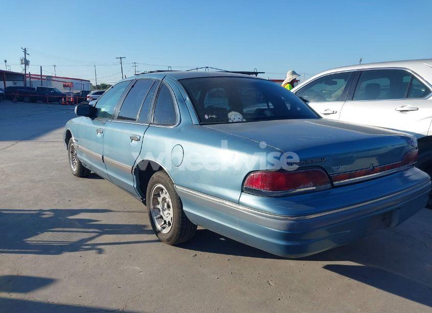 Photo 3 of 1994 Ford Crown VICTORIA LX (VIN 2FALP74W2RX153242)
