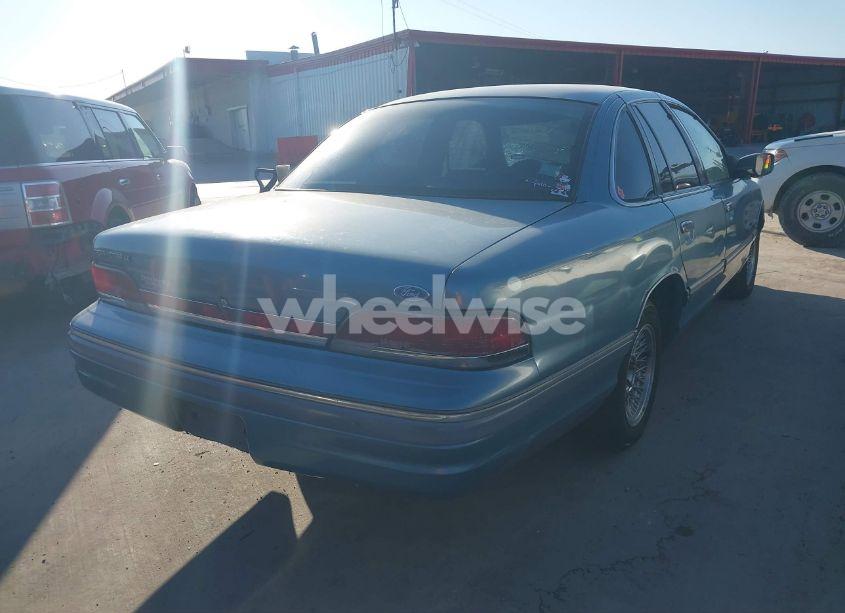 Photo 4 of 1994 Ford Crown VICTORIA LX (VIN 2FALP74W2RX153242)
