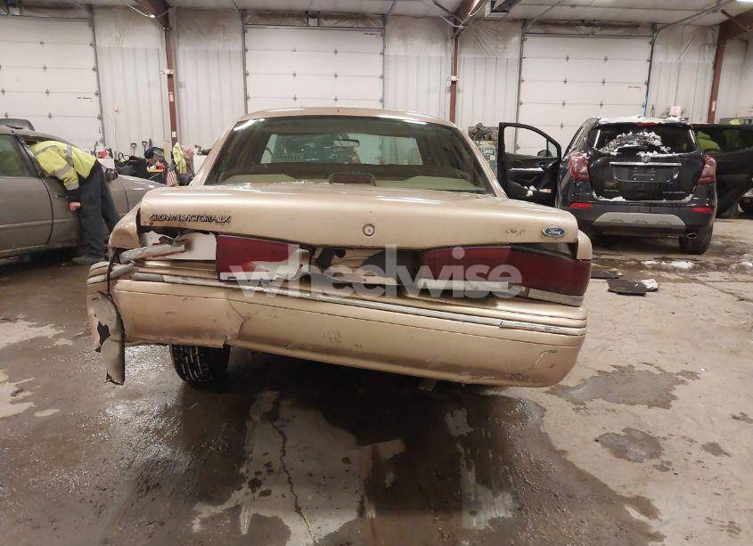 Photo 15 of 1996 Ford Crown VICTORIA LX (VIN 2FALP74W2TX215990)
