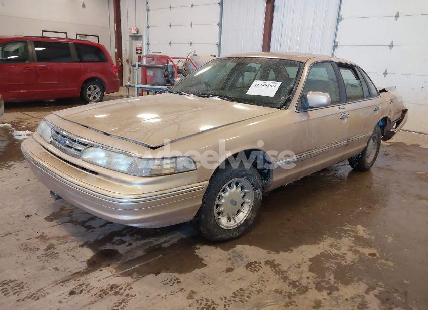 Photo 2 of 1996 Ford Crown VICTORIA LX (VIN 2FALP74W2TX215990)