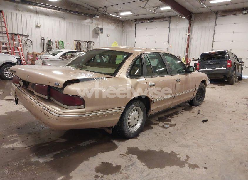 Photo 4 of 1996 Ford Crown VICTORIA LX (VIN 2FALP74W2TX215990)