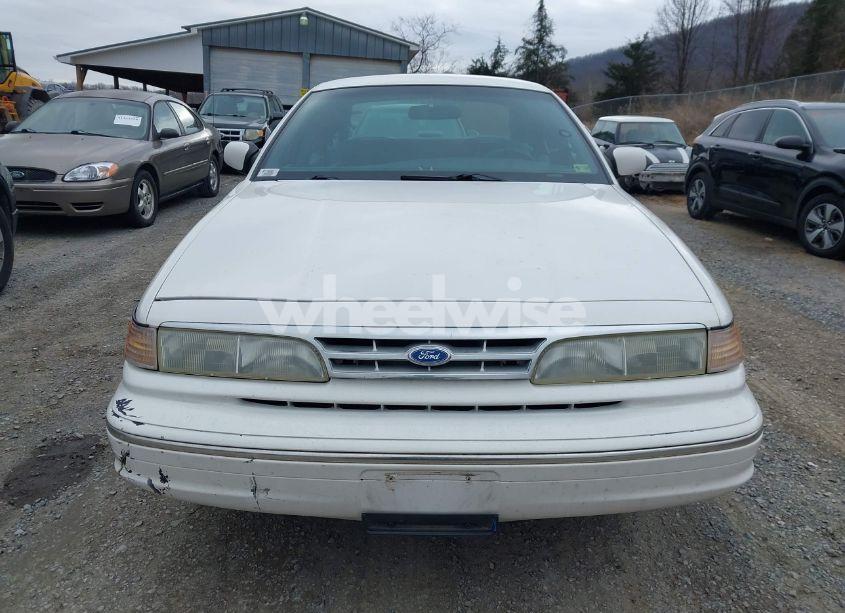 Photo 13 of 1997 Ford Crown VICTORIA LX (VIN 2FALP74W2VX129355)