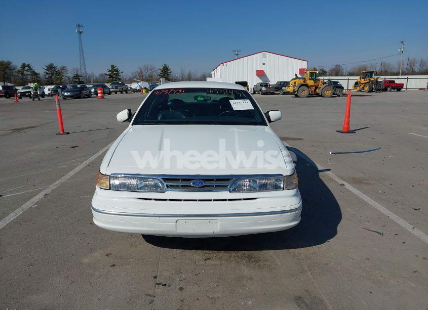 Photo 12 of 1995 Ford Crown VICTORIA LX (VIN 2FALP74W3SX123480)