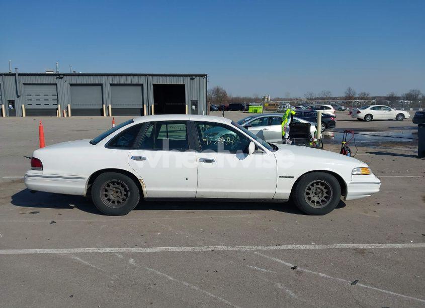 Photo 13 of 1995 Ford Crown VICTORIA LX (VIN 2FALP74W3SX123480)