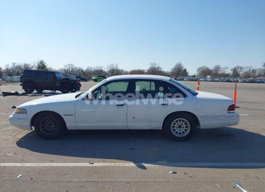 Photo 14 of 1995 Ford Crown VICTORIA LX (VIN 2FALP74W3SX123480)