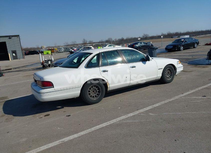 Photo 4 of 1995 Ford Crown VICTORIA LX (VIN 2FALP74W3SX123480)