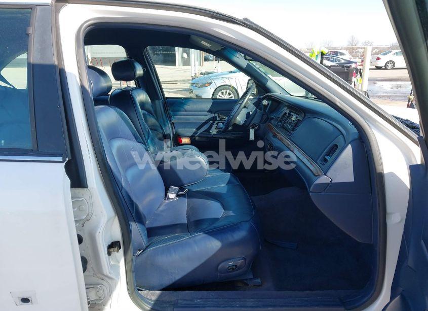 Photo 5 of 1995 Ford Crown VICTORIA LX (VIN 2FALP74W3SX123480)