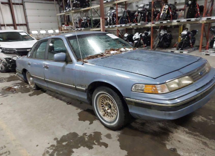 1994 Ford Crown VICTORIA LX (VIN 2FALP74W4RX129363) main photo