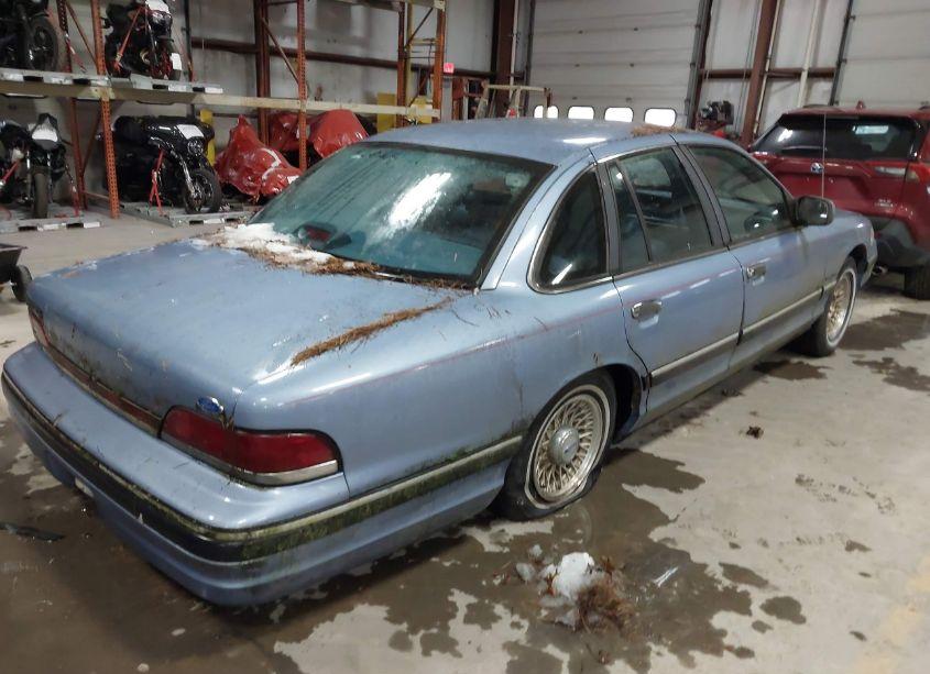 Photo 4 of 1994 Ford Crown VICTORIA LX (VIN 2FALP74W4RX129363)