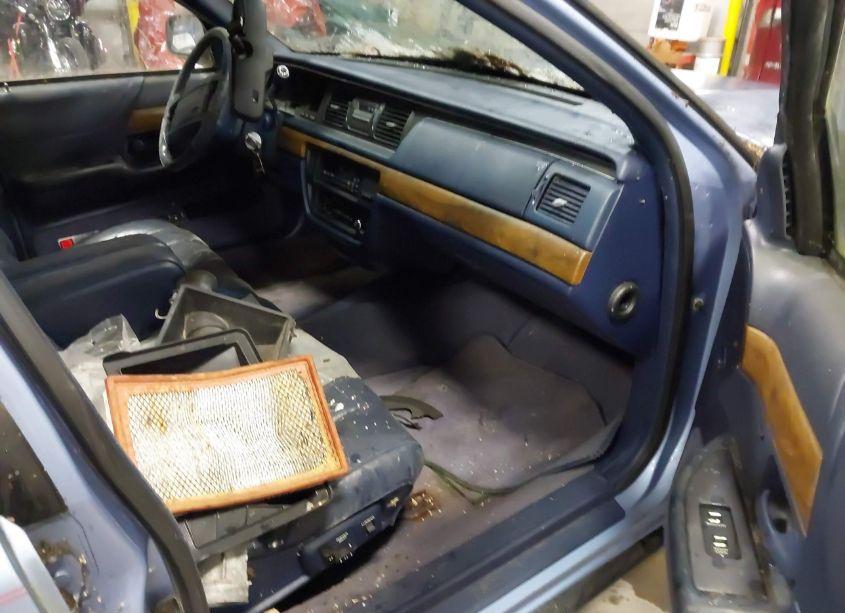 Photo 5 of 1994 Ford Crown VICTORIA LX (VIN 2FALP74W4RX129363)