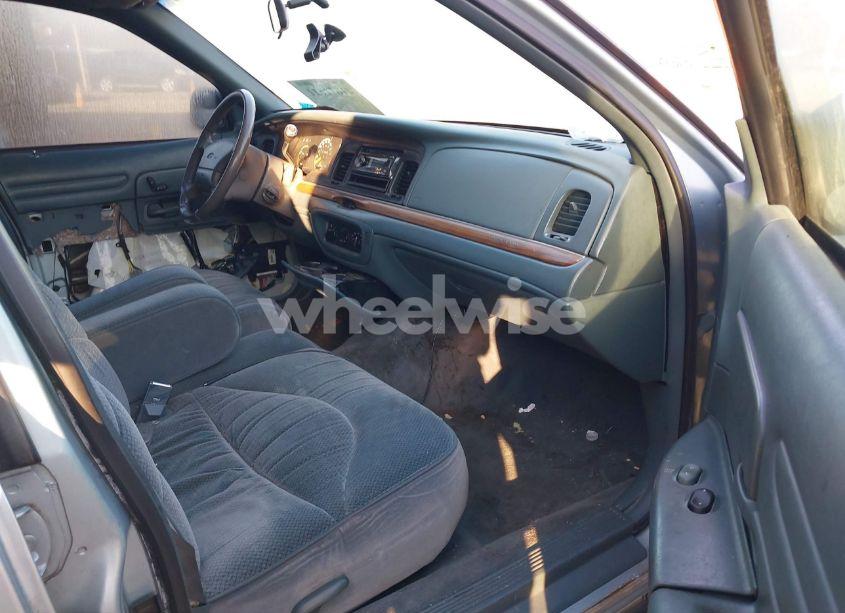 Photo 5 of 1996 Ford Crown VICTORIA LX (VIN 2FALP74W4TX126230)