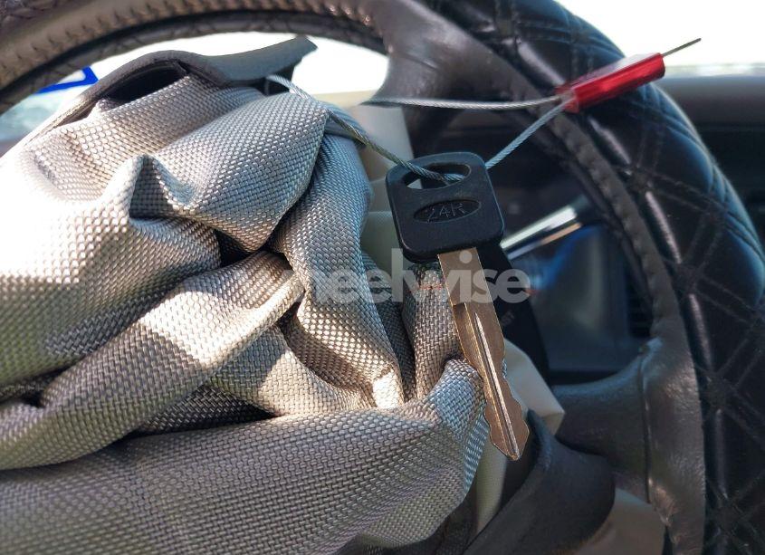 Photo 11 of 1996 Ford Crown VICTORIA LX (VIN 2FALP74W4TX200987)