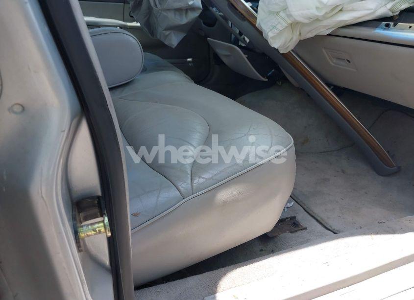 Photo 5 of 1996 Ford Crown VICTORIA LX (VIN 2FALP74W4TX200987)