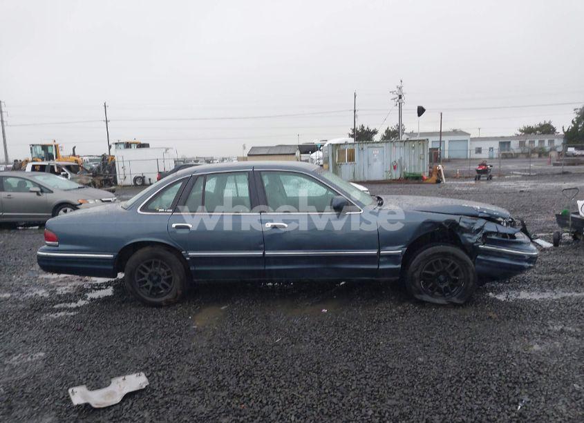 Photo 13 of 1997 Ford Crown VICTORIA LX (VIN 2FALP74W4VX105087)