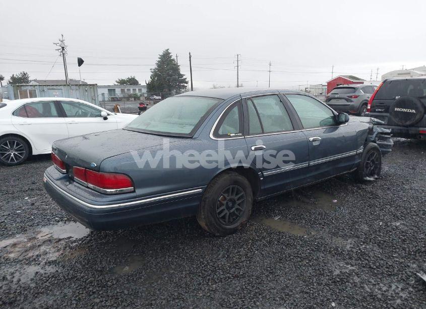 Photo 4 of 1997 Ford Crown VICTORIA LX (VIN 2FALP74W4VX105087)
