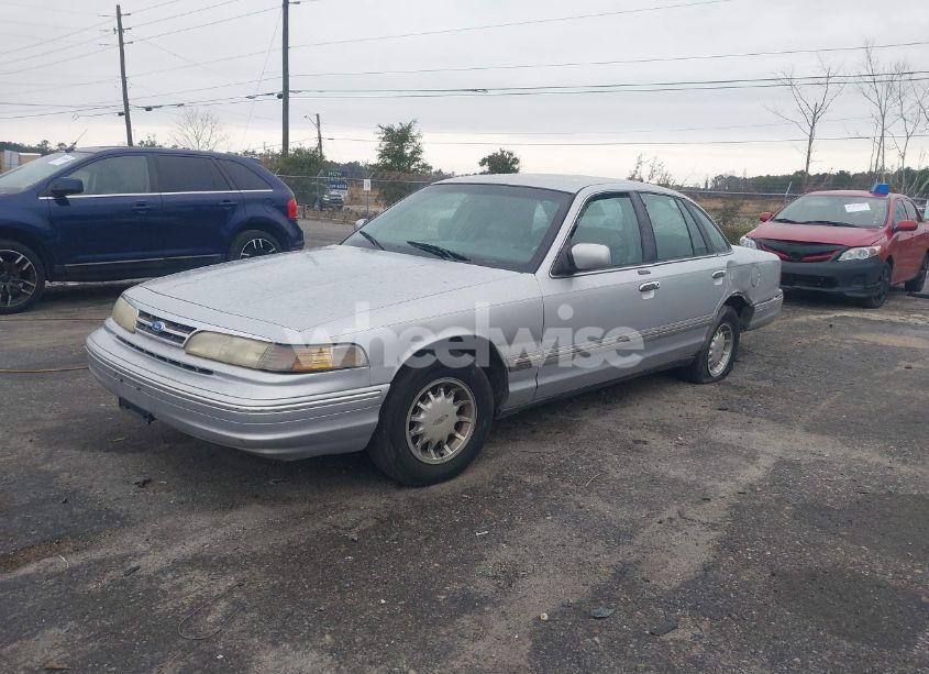 Photo 2 of 1997 Ford Crown VICTORIA LX (VIN 2FALP74W4VX191775)