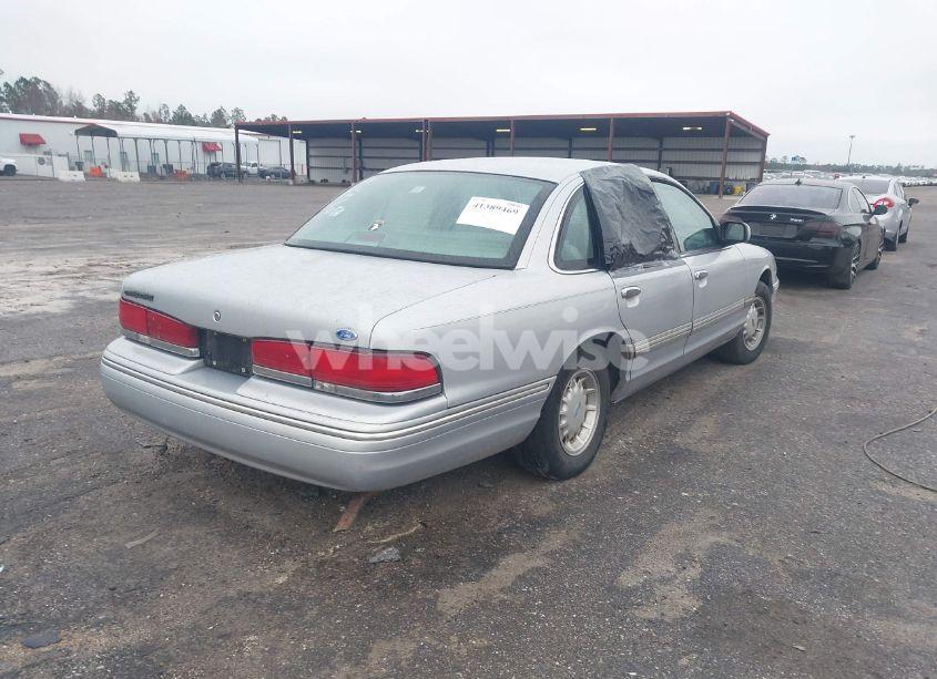 Photo 4 of 1997 Ford Crown VICTORIA LX (VIN 2FALP74W4VX191775)