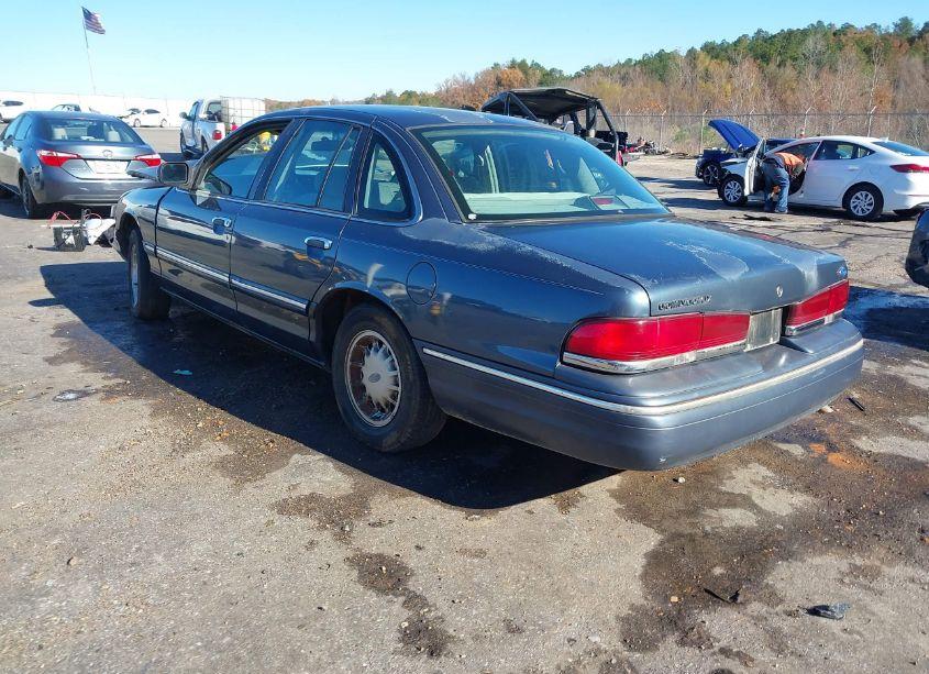 Photo 3 of 1997 Ford Crown VICTORIA LX (VIN 2FALP74W5VX165881)