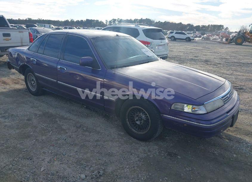 1993 Ford Crown VICTORIA LX (VIN 2FALP74W9PX109543) main photo