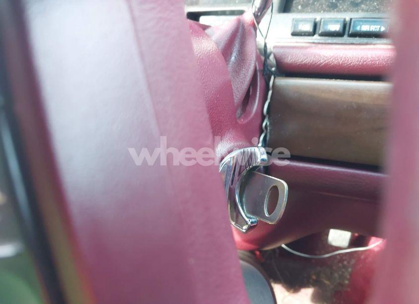 Photo 11 of 1993 Ford Crown VICTORIA LX (VIN 2FALP74W9PX109543)